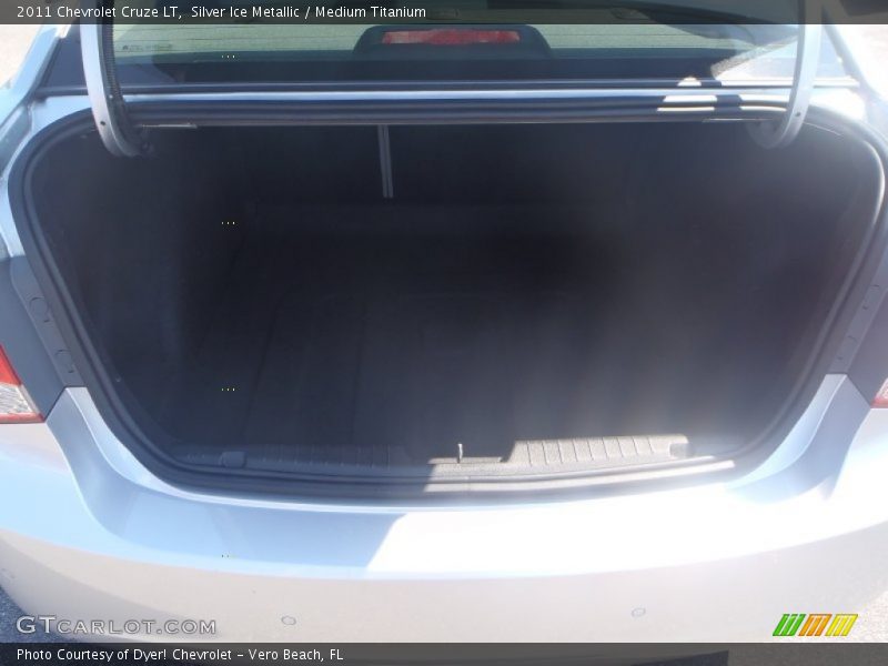 Silver Ice Metallic / Medium Titanium 2011 Chevrolet Cruze LT