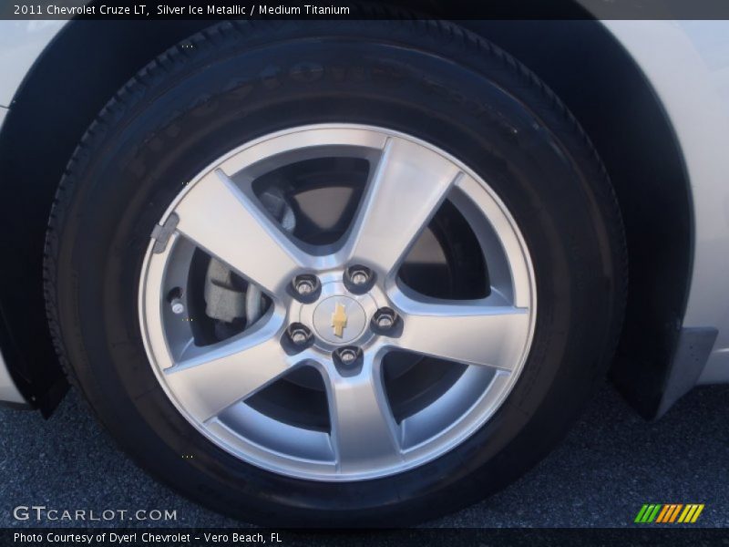 Silver Ice Metallic / Medium Titanium 2011 Chevrolet Cruze LT