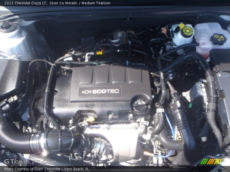 Silver Ice Metallic / Medium Titanium 2011 Chevrolet Cruze LT