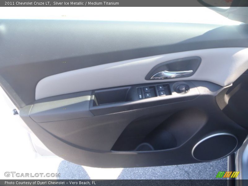 Silver Ice Metallic / Medium Titanium 2011 Chevrolet Cruze LT