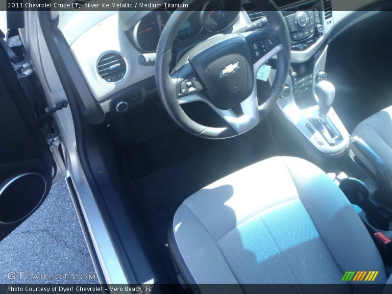 Silver Ice Metallic / Medium Titanium 2011 Chevrolet Cruze LT