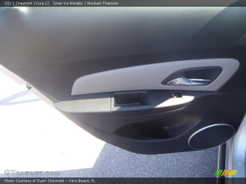 Silver Ice Metallic / Medium Titanium 2011 Chevrolet Cruze LT