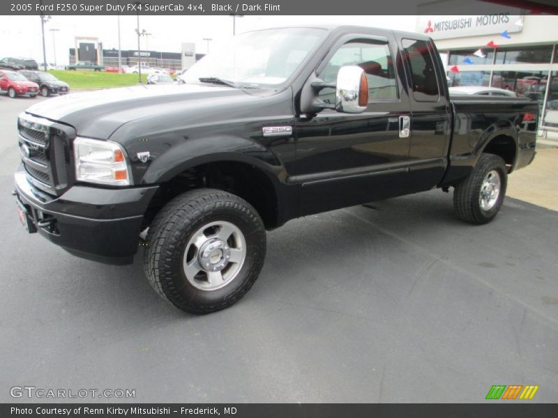 Front 3/4 View of 2005 F250 Super Duty FX4 SuperCab 4x4