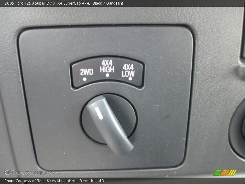 Controls of 2005 F250 Super Duty FX4 SuperCab 4x4