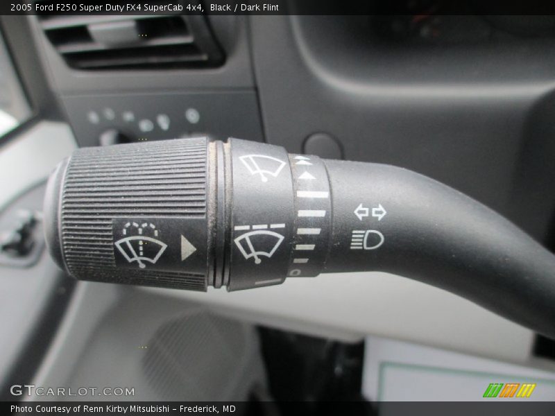 Controls of 2005 F250 Super Duty FX4 SuperCab 4x4