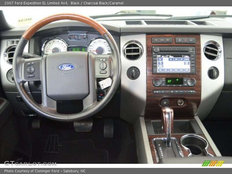 Dashboard of 2007 Expedition EL Limited 4x4