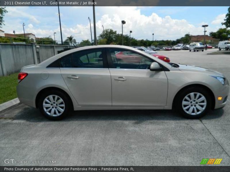 Gold Mist Metallic / Jet Black 2011 Chevrolet Cruze LT