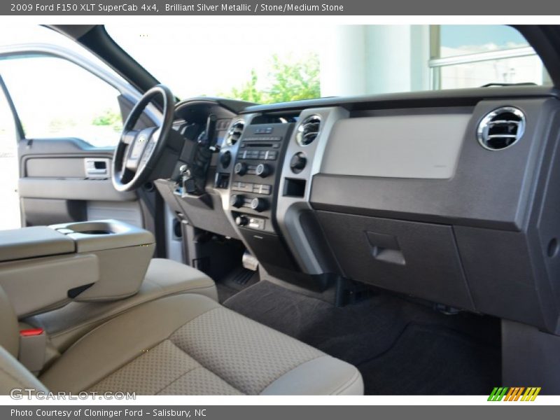 Brilliant Silver Metallic / Stone/Medium Stone 2009 Ford F150 XLT SuperCab 4x4