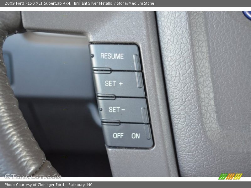 Brilliant Silver Metallic / Stone/Medium Stone 2009 Ford F150 XLT SuperCab 4x4