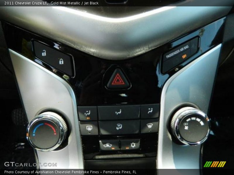 Gold Mist Metallic / Jet Black 2011 Chevrolet Cruze LT