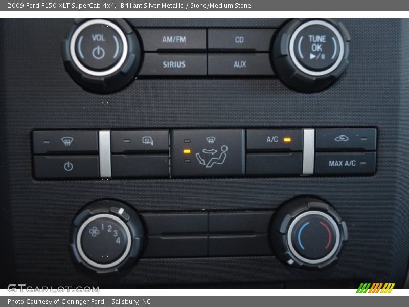 Brilliant Silver Metallic / Stone/Medium Stone 2009 Ford F150 XLT SuperCab 4x4
