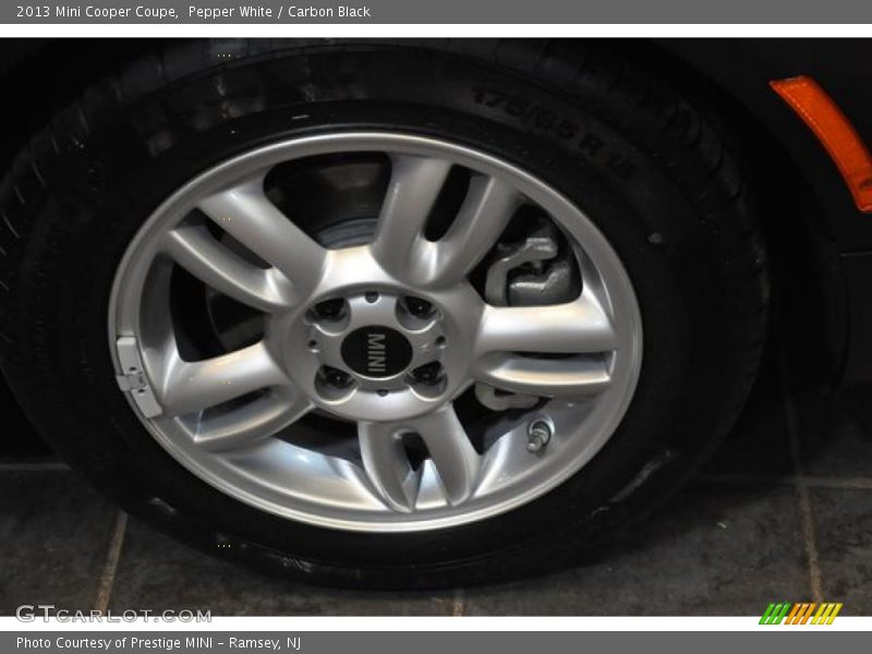 Pepper White / Carbon Black 2013 Mini Cooper Coupe