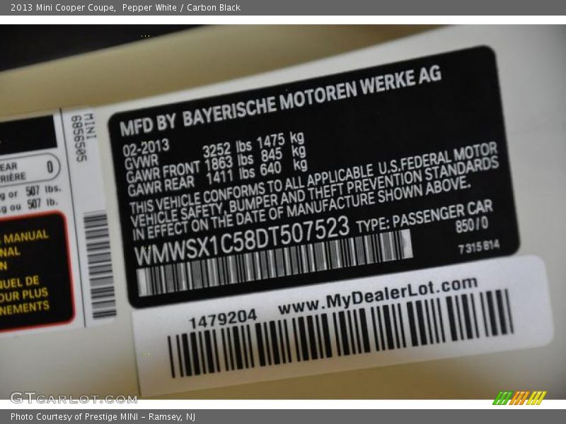Pepper White / Carbon Black 2013 Mini Cooper Coupe