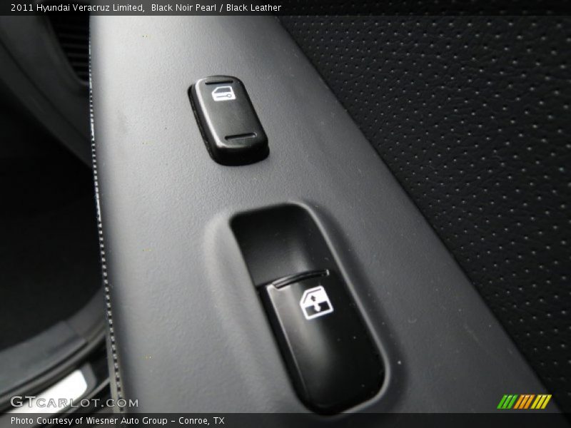 Black Noir Pearl / Black Leather 2011 Hyundai Veracruz Limited