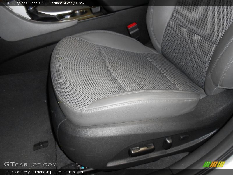 Radiant Silver / Gray 2011 Hyundai Sonata SE