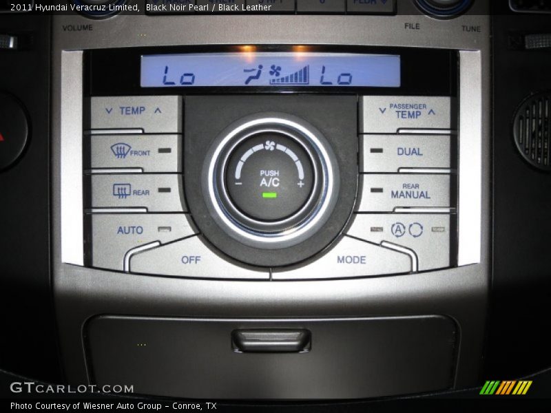 Black Noir Pearl / Black Leather 2011 Hyundai Veracruz Limited