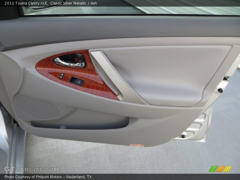 Classic Silver Metallic / Ash 2011 Toyota Camry XLE