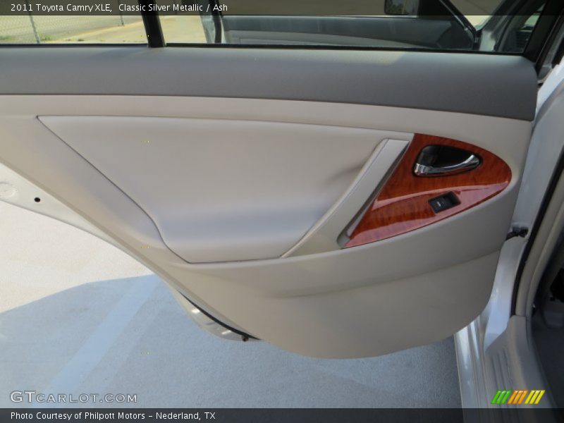 Classic Silver Metallic / Ash 2011 Toyota Camry XLE