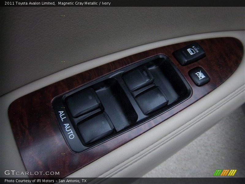 Magnetic Gray Metallic / Ivory 2011 Toyota Avalon Limited