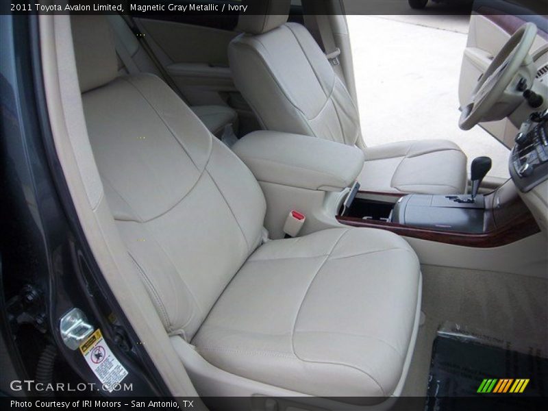 Magnetic Gray Metallic / Ivory 2011 Toyota Avalon Limited