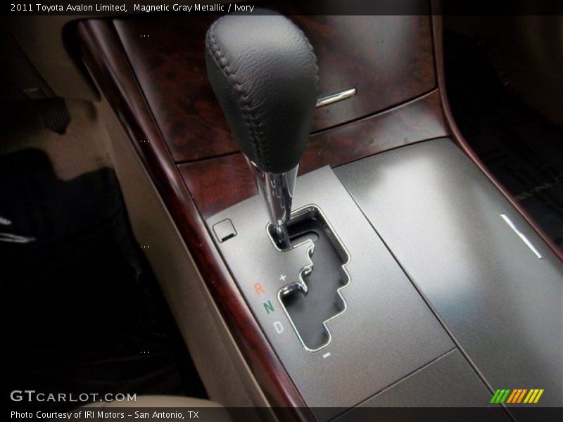Magnetic Gray Metallic / Ivory 2011 Toyota Avalon Limited