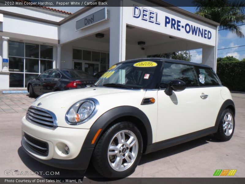Pepper White / Carbon Black 2012 Mini Cooper Hardtop