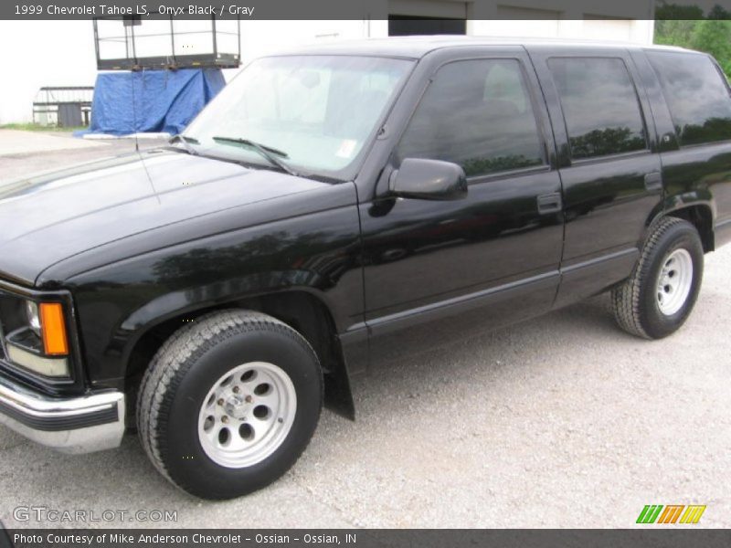 Onyx Black / Gray 1999 Chevrolet Tahoe LS