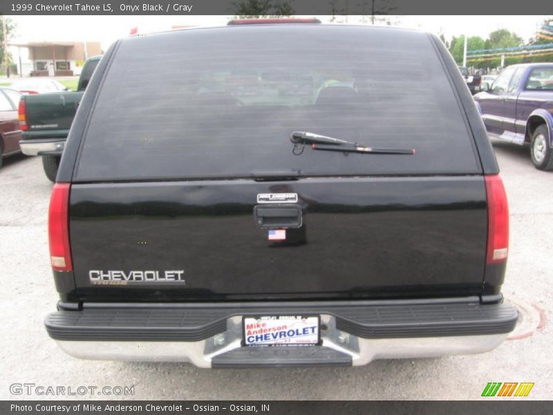 Onyx Black / Gray 1999 Chevrolet Tahoe LS
