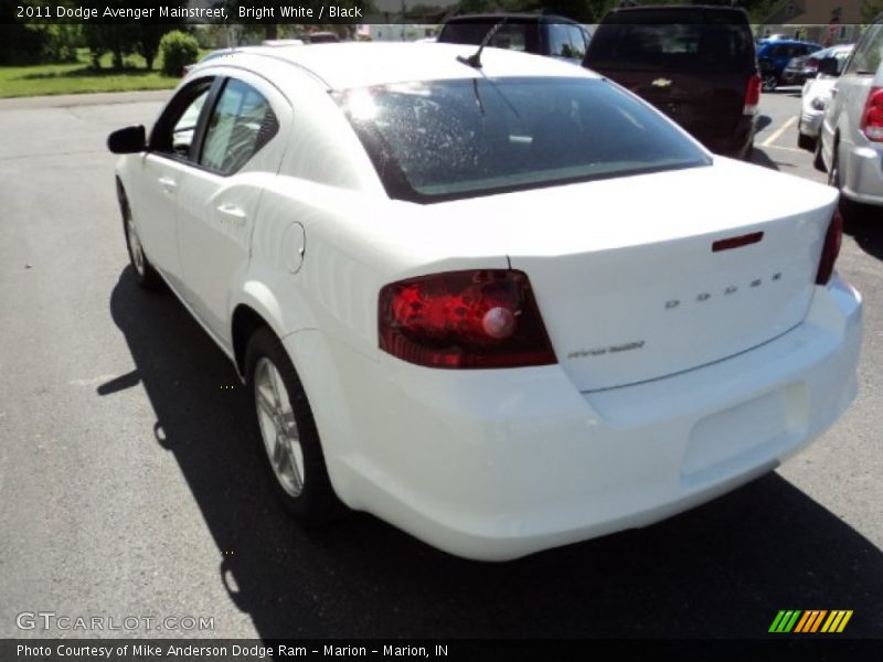 Bright White / Black 2011 Dodge Avenger Mainstreet