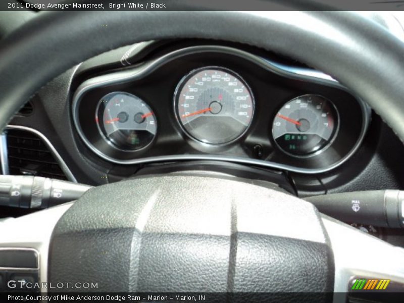 Bright White / Black 2011 Dodge Avenger Mainstreet