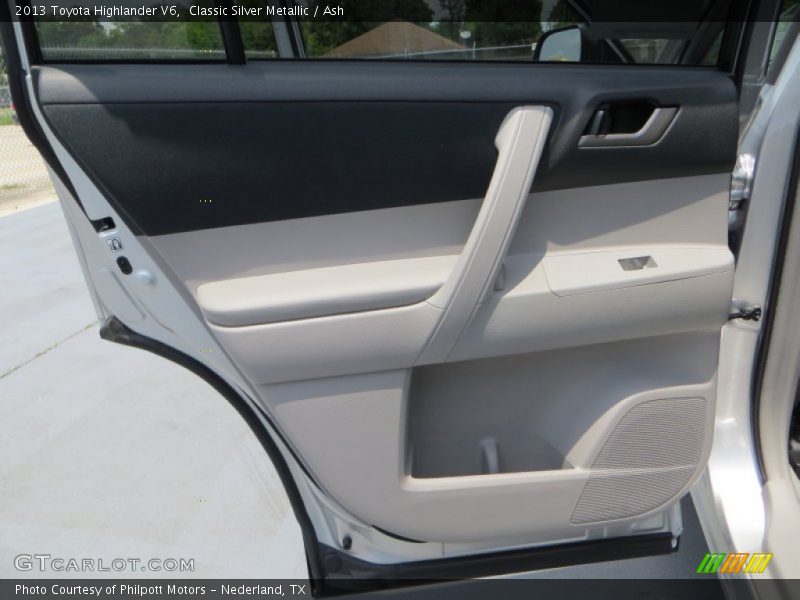 Classic Silver Metallic / Ash 2013 Toyota Highlander V6