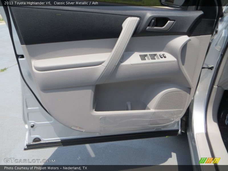 Classic Silver Metallic / Ash 2013 Toyota Highlander V6