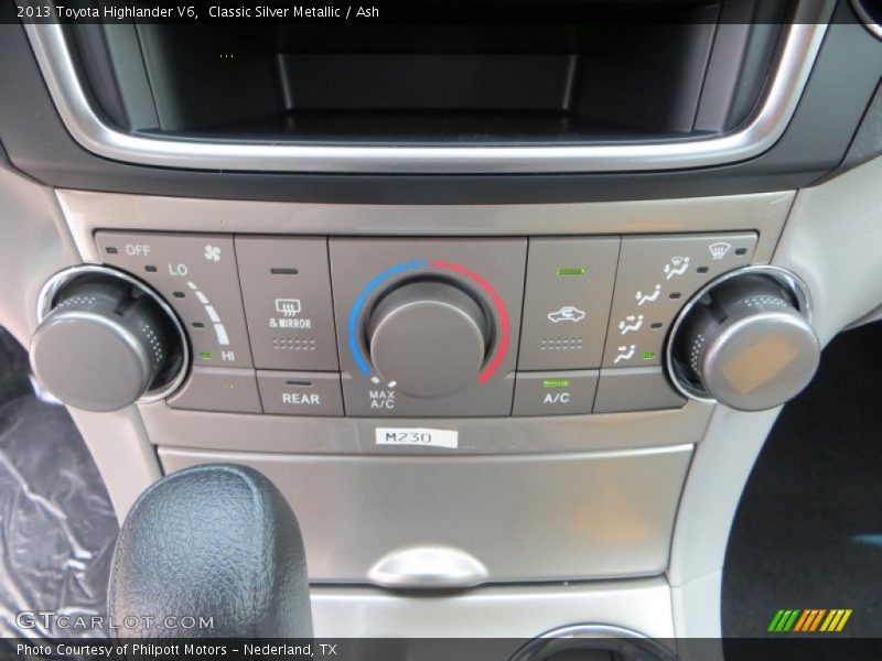 Classic Silver Metallic / Ash 2013 Toyota Highlander V6