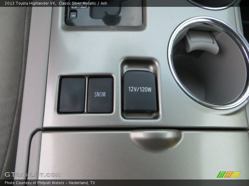 Classic Silver Metallic / Ash 2013 Toyota Highlander V6