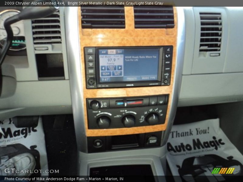 Bright Silver Metallic / Dark Slate Gray/Light Slate Gray 2009 Chrysler Aspen Limited 4x4