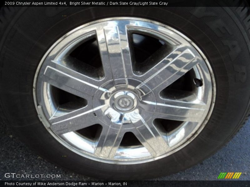 Bright Silver Metallic / Dark Slate Gray/Light Slate Gray 2009 Chrysler Aspen Limited 4x4