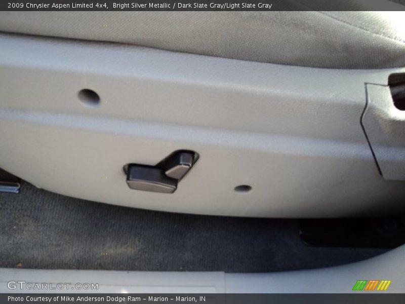 Bright Silver Metallic / Dark Slate Gray/Light Slate Gray 2009 Chrysler Aspen Limited 4x4