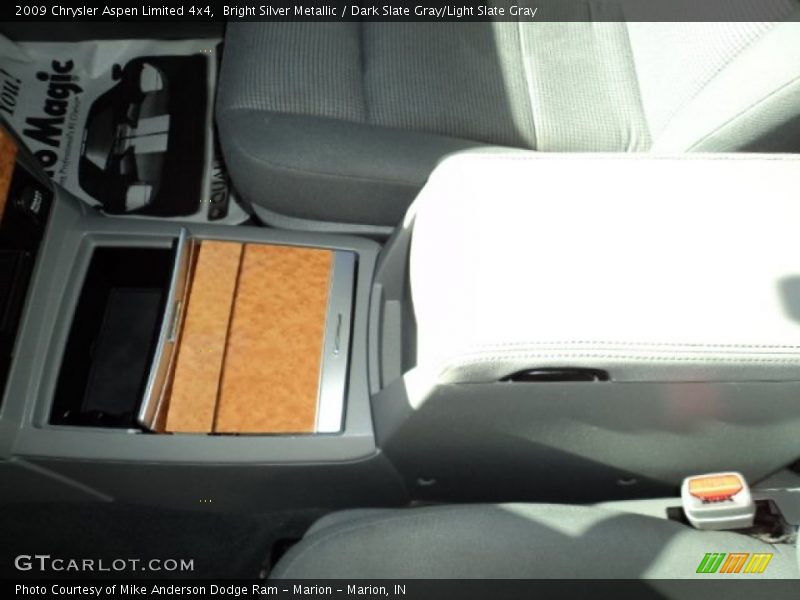 Bright Silver Metallic / Dark Slate Gray/Light Slate Gray 2009 Chrysler Aspen Limited 4x4