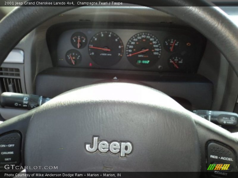 Champagne Pearl / Taupe 2001 Jeep Grand Cherokee Laredo 4x4