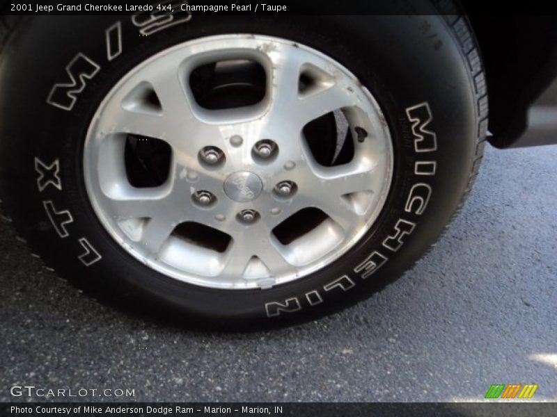 Champagne Pearl / Taupe 2001 Jeep Grand Cherokee Laredo 4x4