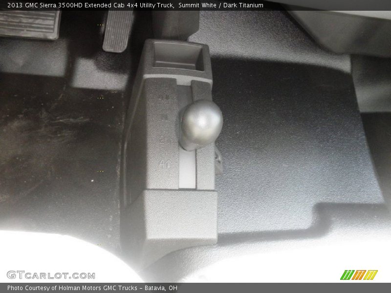 Summit White / Dark Titanium 2013 GMC Sierra 3500HD Extended Cab 4x4 Utility Truck