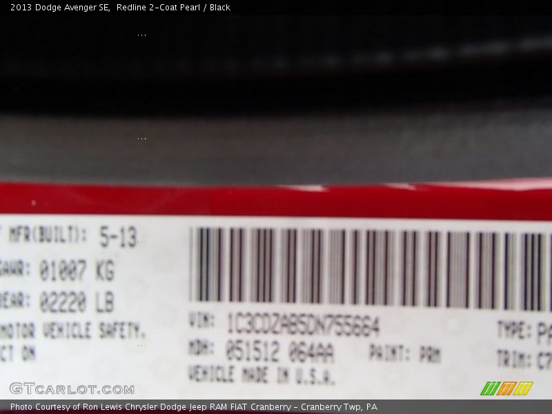 Redline 2-Coat Pearl / Black 2013 Dodge Avenger SE