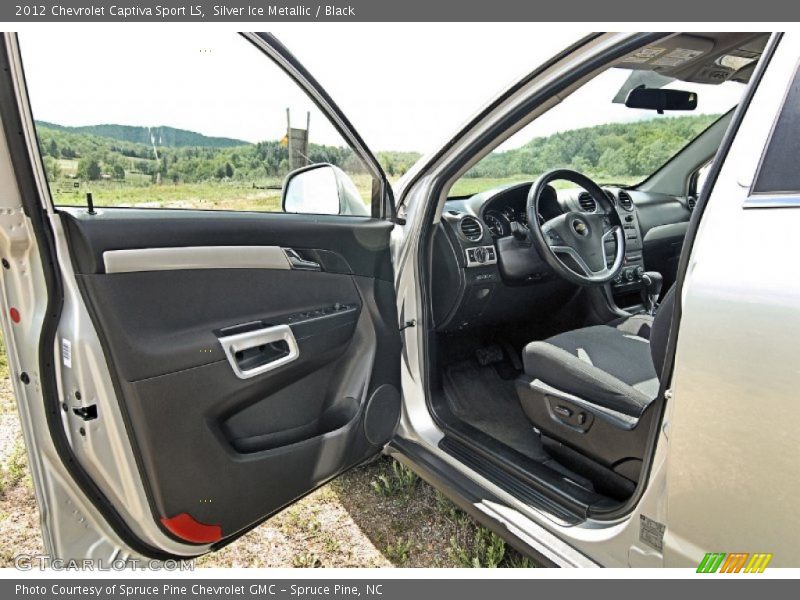 Silver Ice Metallic / Black 2012 Chevrolet Captiva Sport LS