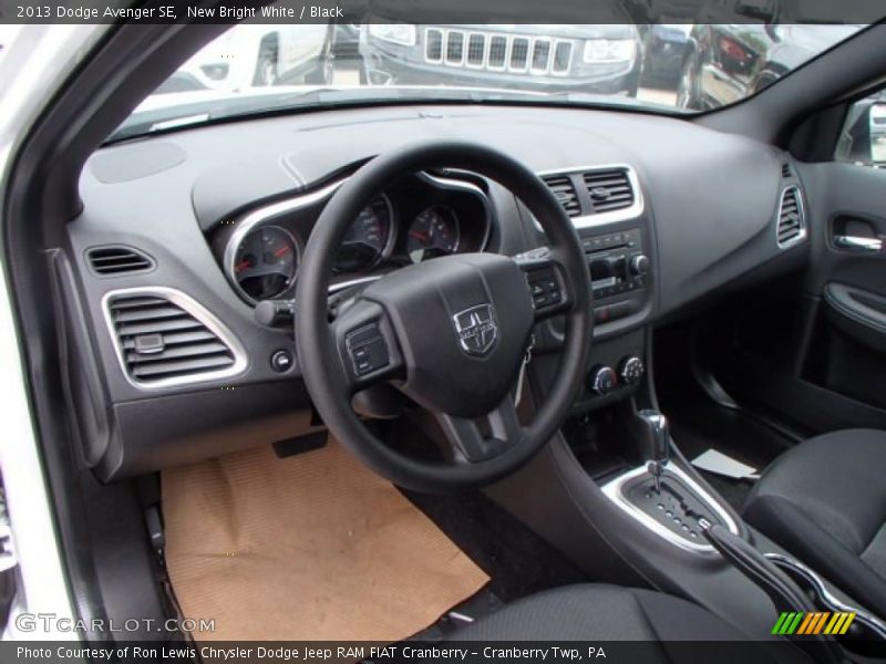 New Bright White / Black 2013 Dodge Avenger SE