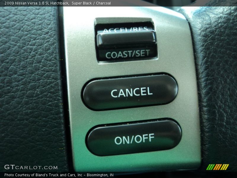 Super Black / Charcoal 2009 Nissan Versa 1.8 SL Hatchback