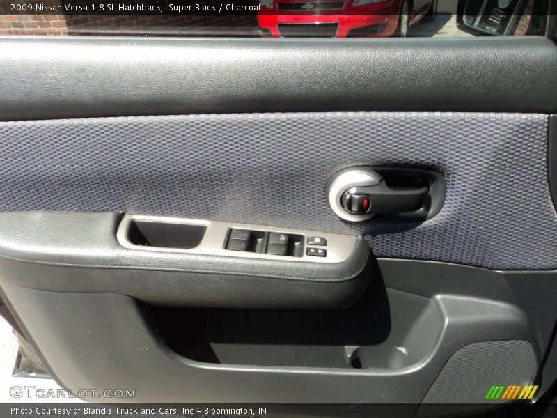 Super Black / Charcoal 2009 Nissan Versa 1.8 SL Hatchback
