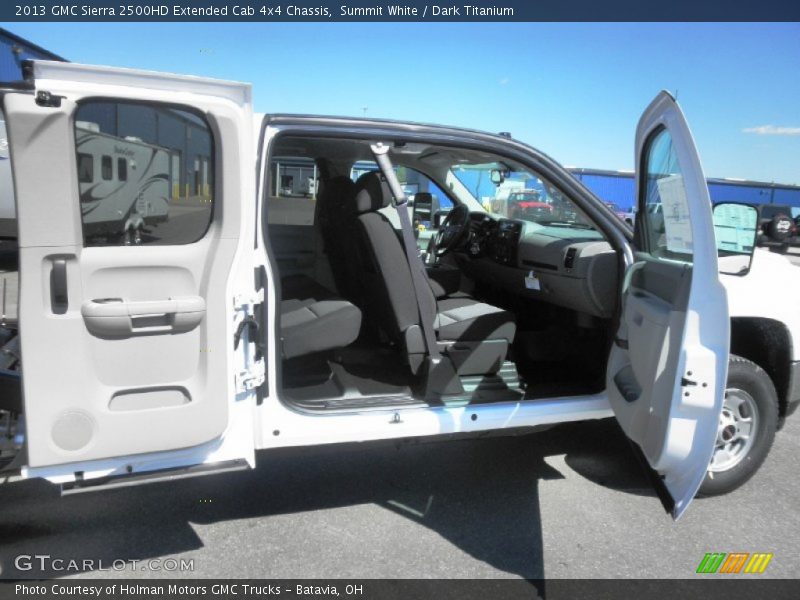 Summit White / Dark Titanium 2013 GMC Sierra 2500HD Extended Cab 4x4 Chassis