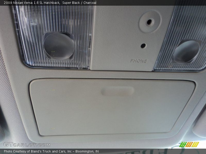 Super Black / Charcoal 2009 Nissan Versa 1.8 SL Hatchback