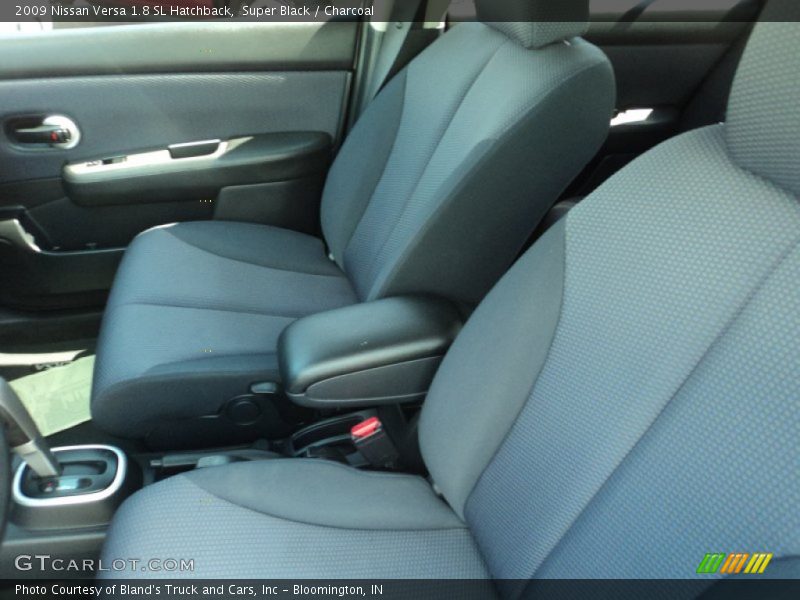 Super Black / Charcoal 2009 Nissan Versa 1.8 SL Hatchback