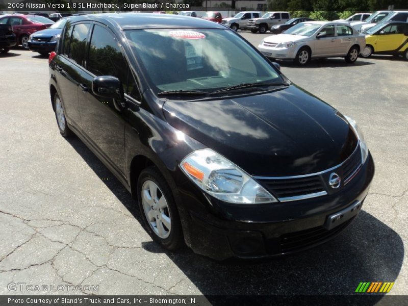 Super Black / Charcoal 2009 Nissan Versa 1.8 SL Hatchback